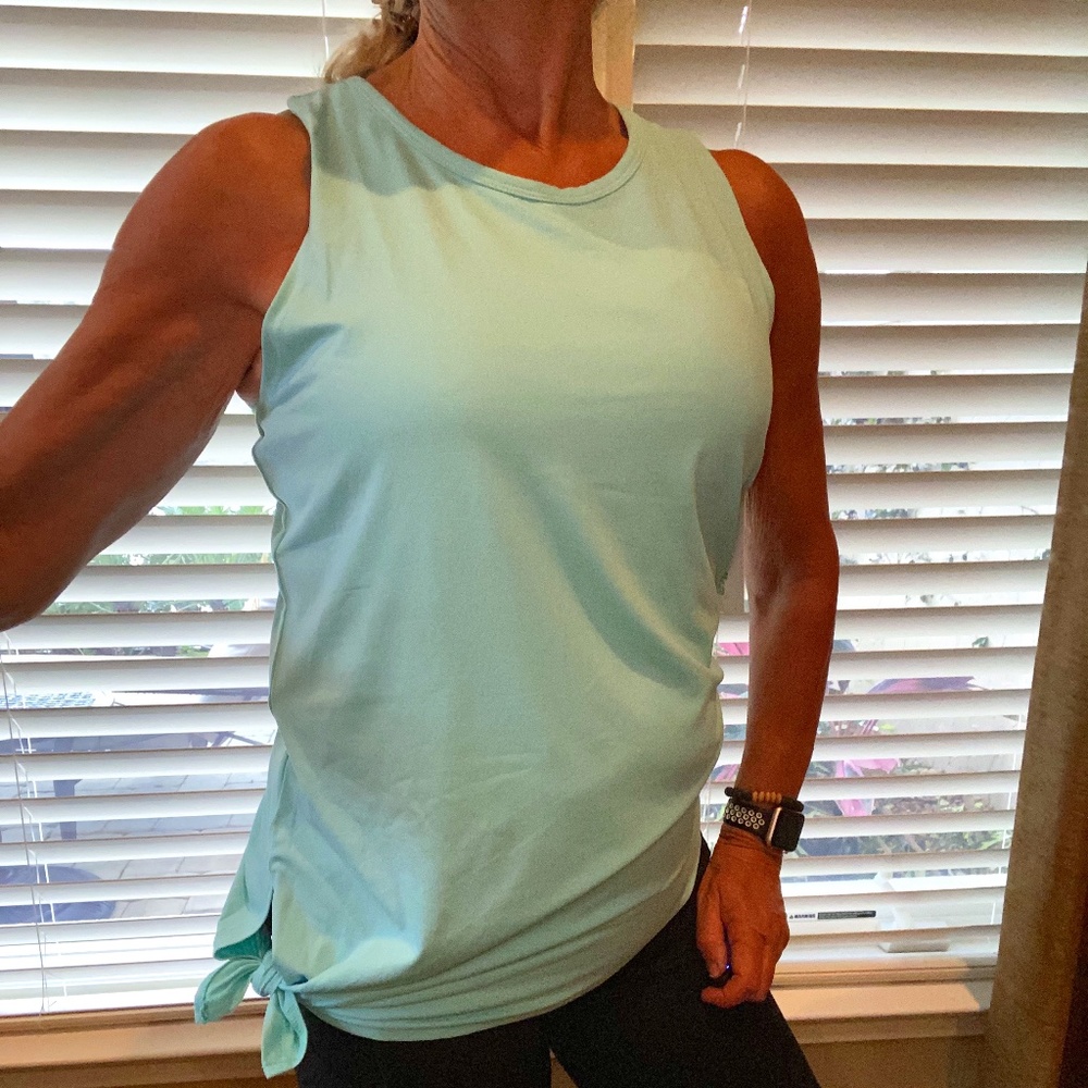 ❤️MARIKA TEK Empress Tie-Hem Racerback Tank